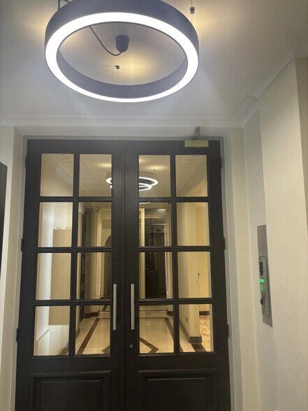 Bureau dans Paris à louer - Photo de l’immeuble – Image 2 sur 15