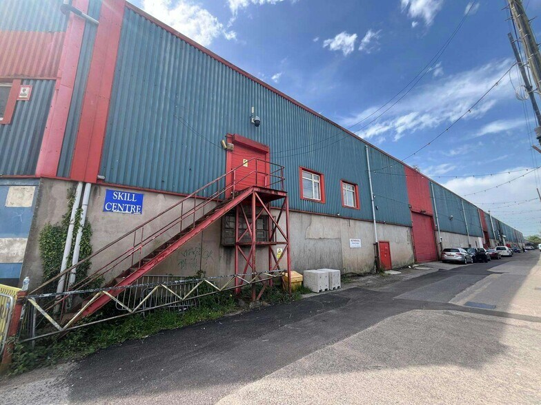 7-8 Curran Rd, Cardiff à louer - Photo de l’immeuble – Image 3 sur 6