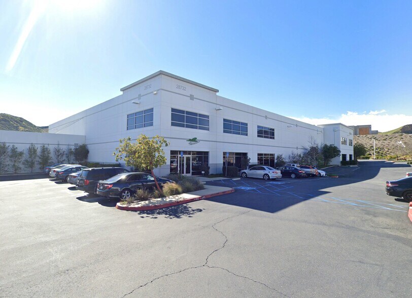 28732 Witherspoon Pky, Valencia, CA à louer - Photo de l’immeuble – Image 1 sur 3