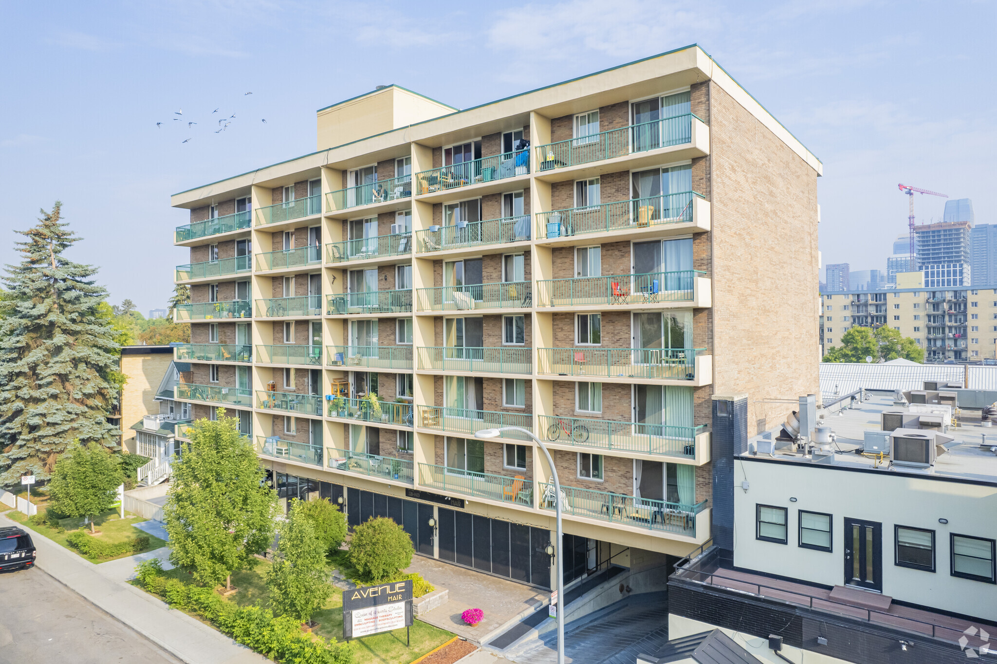 510 21st Ave SW, Calgary, AB à louer Photo principale– Image 1 sur 4