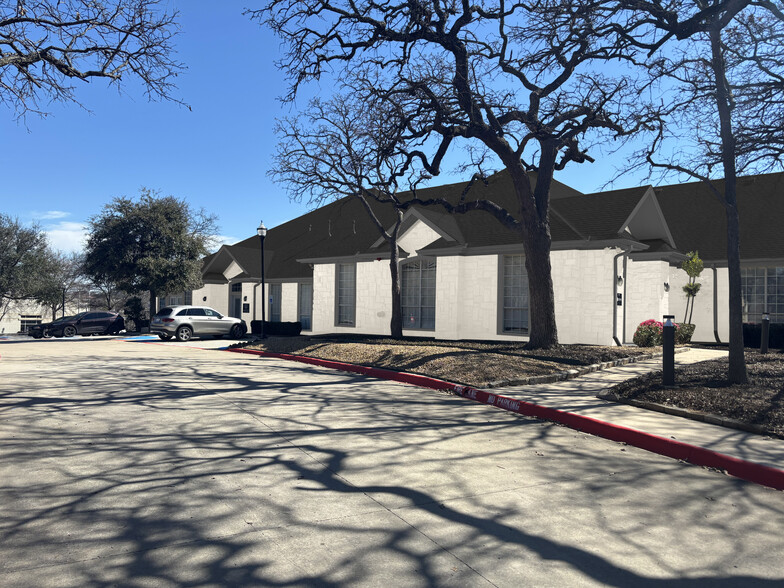 1100 E Southlake Blvd, Southlake, TX à louer - Photo de l’immeuble – Image 2 sur 9