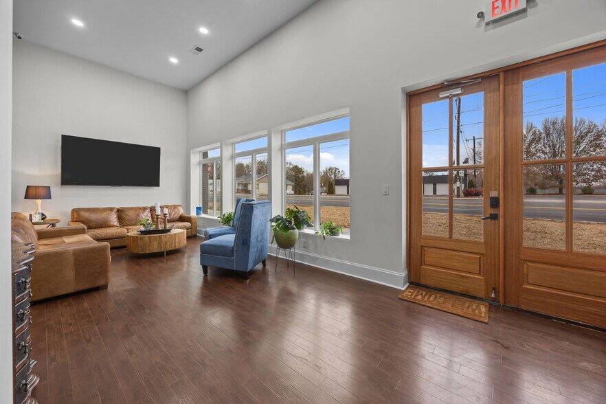 1484 Dale Earnhardt Blvd, Kannapolis, NC à louer - Photo de l’immeuble – Image 3 sur 42