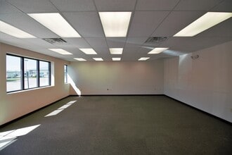 2100 Fletcher Ave, Lincoln, NE à louer Photo intérieure– Image 2 sur 10