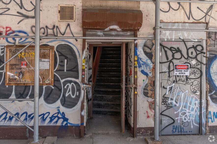 395-403 Evergreen Ave, Brooklyn, NY à louer - Photo de l’immeuble – Image 3 sur 7