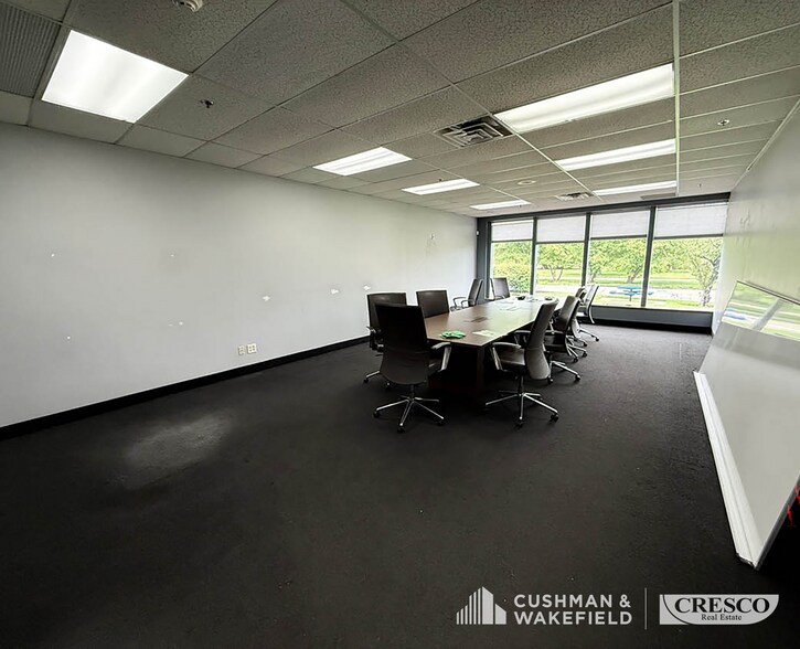 1263 S Chillicothe Rd, Aurora, OH à louer - Photo de l’immeuble – Image 3 sur 6