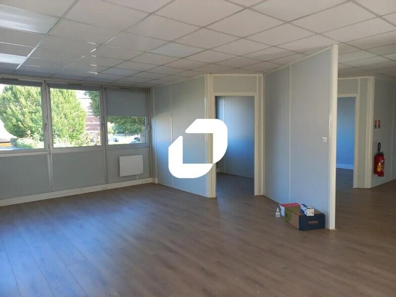 Bureau dans Marcq-en-Baroeul à vendre - Photo de l’immeuble – Image 3 sur 8
