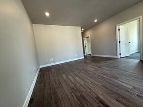 2272 Camino del Plaza Ln, Edmond, OK à louer Photo de l’immeuble– Image 2 sur 23