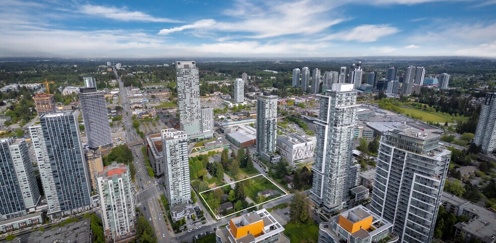 10336 & 10364 133A St + 13380-13390 103A ave, Surrey, BC à vendre - Photo de l’immeuble – Image 2 sur 5