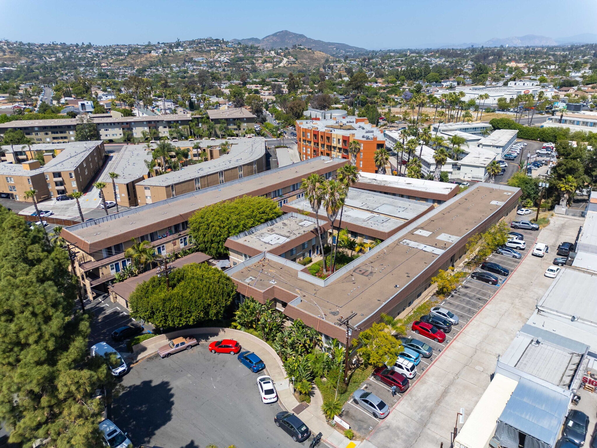 4881 Rolando Ct, San Diego, CA à vendre Photo de l’immeuble– Image 1 sur 19