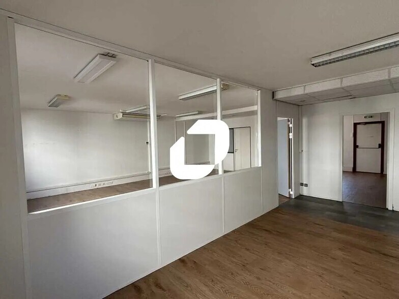 Bureau dans Lyon à louer - Photo de l’immeuble – Image 3 sur 13