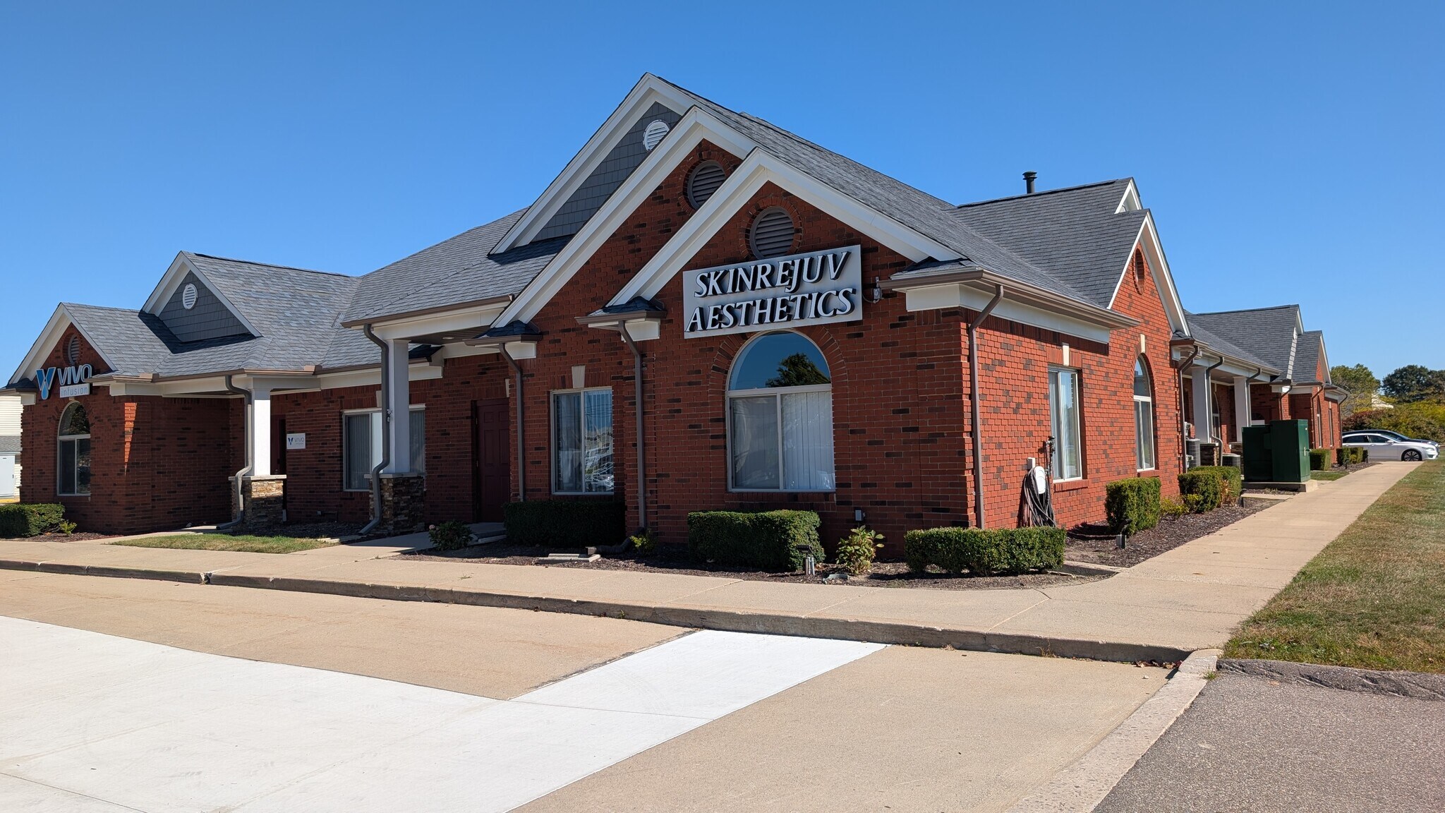 44720 Hayes Rd, Clinton Township, MI à louer Photo de l’immeuble– Image 1 sur 5