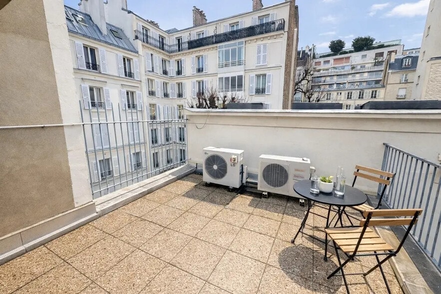 Bureau dans Paris à louer - Photo de l’immeuble – Image 1 sur 11