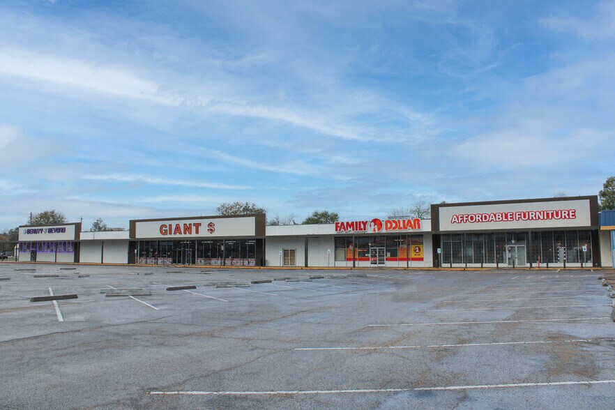 9411 North Fwy, Houston, TX à louer - Photo de l’immeuble – Image 2 sur 3