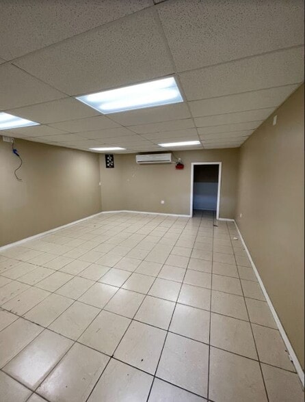 25 E 4th St, Hialeah, FL à vendre - Photo intérieure – Image 2 sur 80
