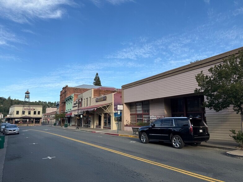 447 Main St, Placerville, CA à vendre - Photo de l’immeuble – Image 2 sur 16