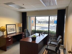 26677 W 12 Mile Rd, Southfield, MI à louer Photo intérieure– Image 1 sur 1