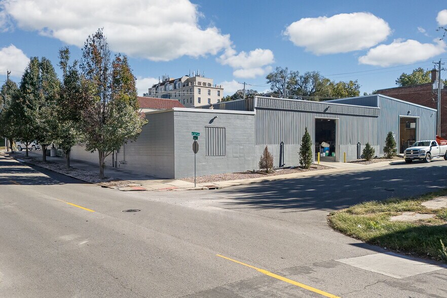 2302 Highly St, Saint Joseph, MO à vendre - Photo de l’immeuble – Image 1 sur 22
