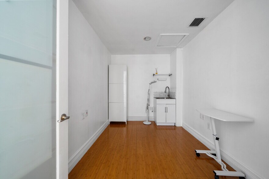 430 S Dixie Hwy, Miami, FL à louer - Photo de l’immeuble – Image 1 sur 52