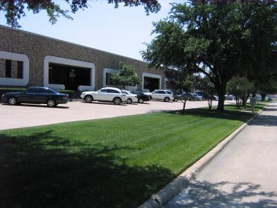 4384-4398 Sunbelt Dr, Addison, TX à louer - Photo de l’immeuble – Image 2 sur 6