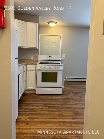 2603 Golden Valley Rd, Minneapolis, MN à vendre - Photo de l’immeuble – Image 2 sur 15