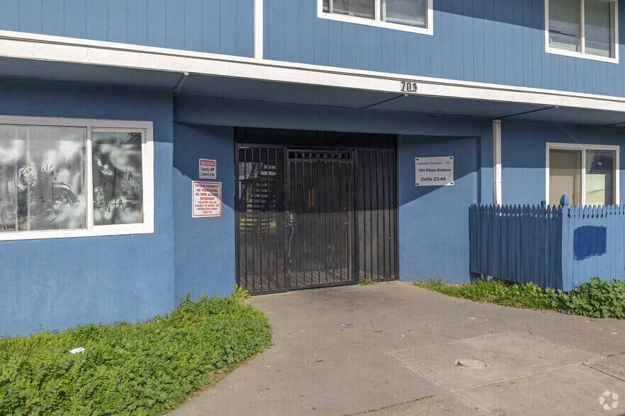 701 Plaza Ave, Sacramento, CA à vendre - Photo de l’immeuble – Image 3 sur 5