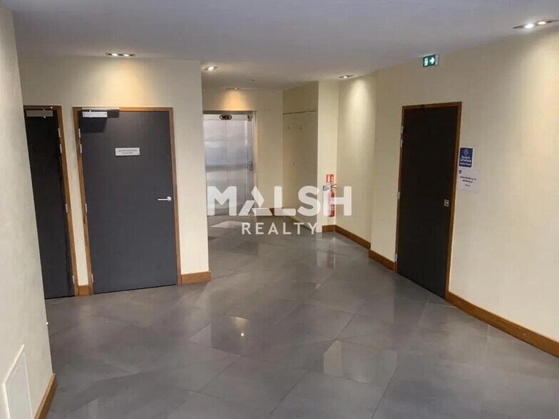 Bureau dans Villeurbanne à vendre - Photo de l’immeuble – Image 3 sur 17