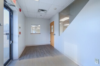 113 Neck Rd, Haverhill, MA à louer Photo intérieure– Image 2 sur 18