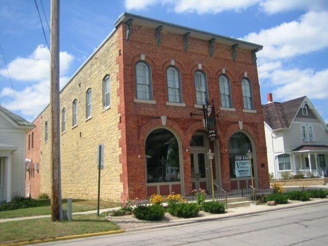 331 S Main St, Spillville, IA à vendre - Photo de l’immeuble – Image 1 sur 11