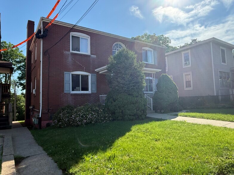 533 Station St, Bridgeville, PA à vendre - Photo de l’immeuble – Image 2 sur 9