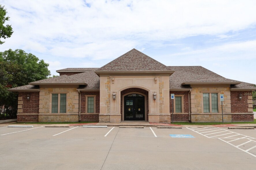 1948 E Hebron Pky, Carrollton, TX à louer - Photo de l’immeuble – Image 2 sur 4