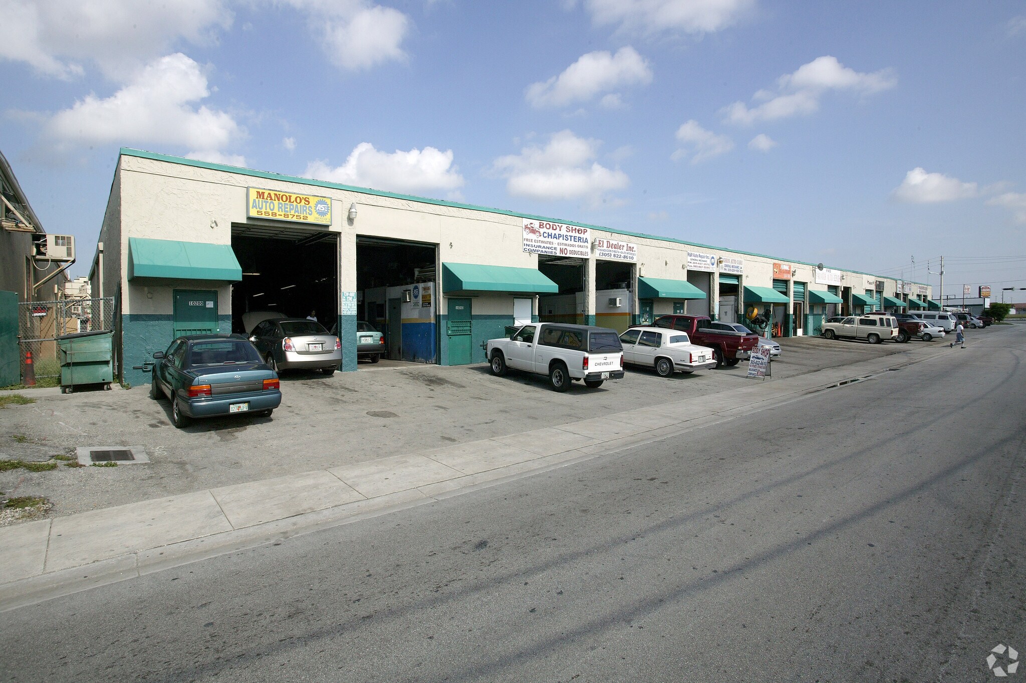 10200-10230 NW 80th Ave, Hialeah, FL à louer Photo principale– Image 1 sur 7