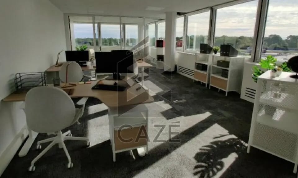 Bureau dans Pessac à louer - Photo de l’immeuble – Image 1 sur 6