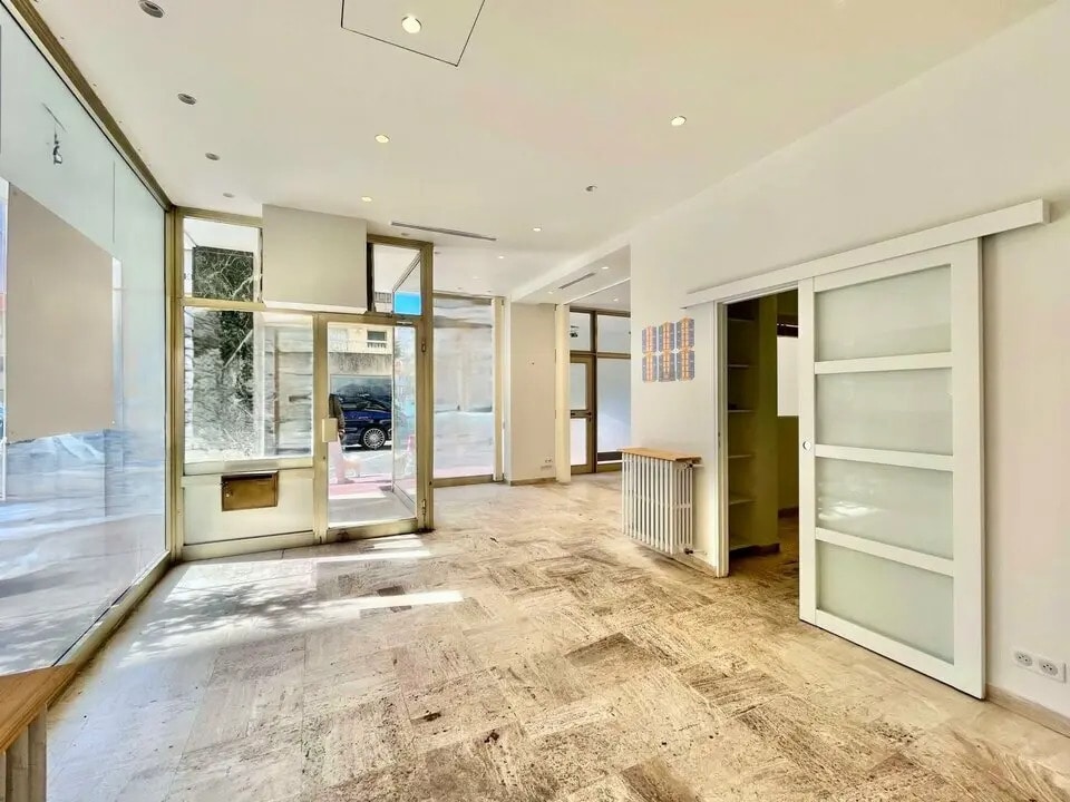 Local commercial dans Cannes à louer Photo intérieure– Image 1 sur 6