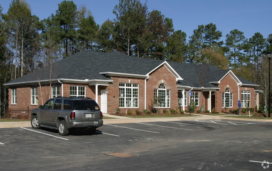 11539 Park Woods Cir, Alpharetta, GA à louer - Photo de l’immeuble – Image 2 sur 9