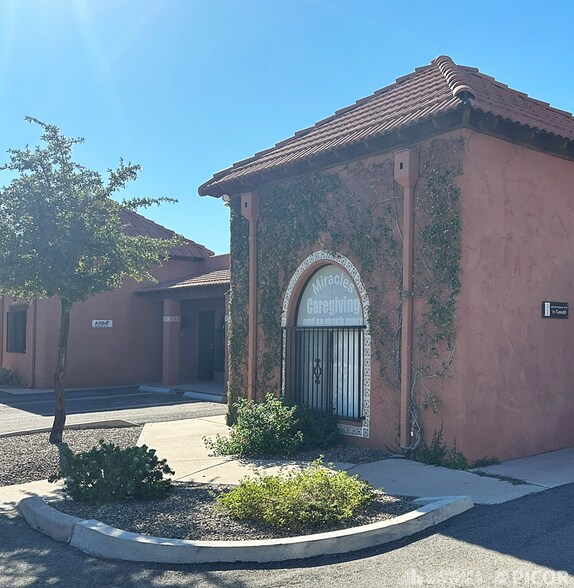 2828 N Country Club Rd, Tucson, AZ à louer - Photo intérieure – Image 2 sur 7