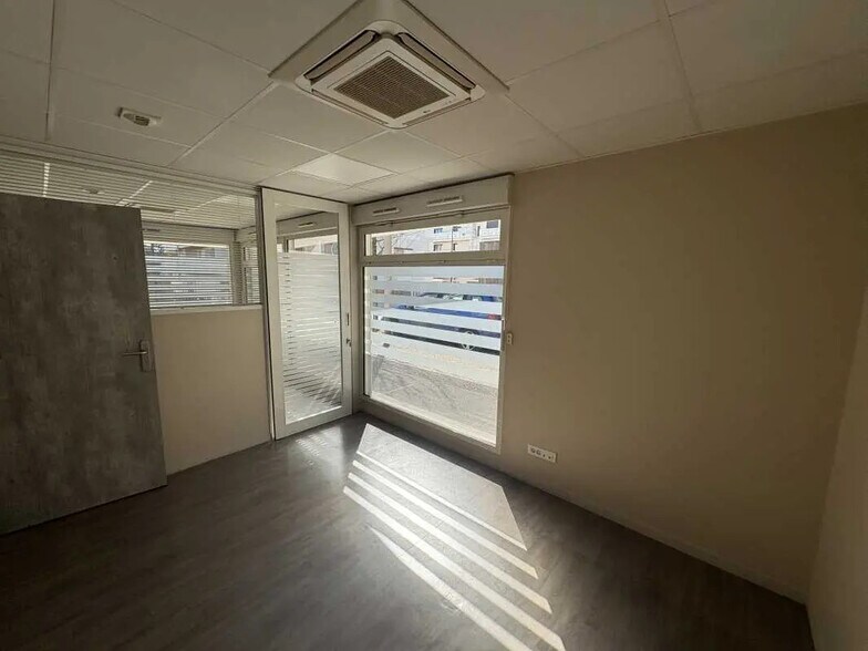 Bureau dans Saint-Jean-de-Braye à louer - Photo de l’immeuble – Image 2 sur 14