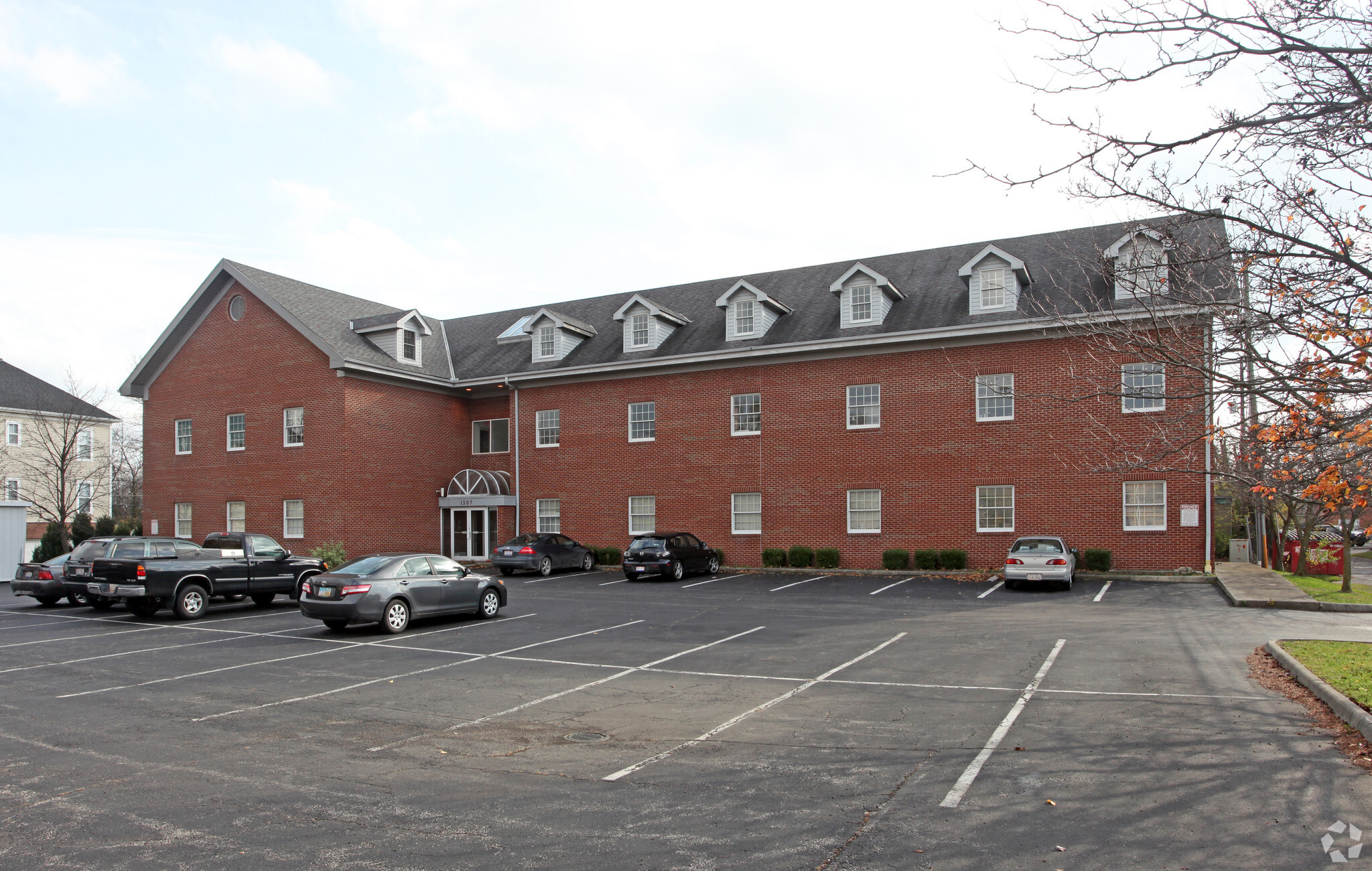 1507 Chambers Rd, Columbus, OH à louer Photo principale– Image 1 sur 5
