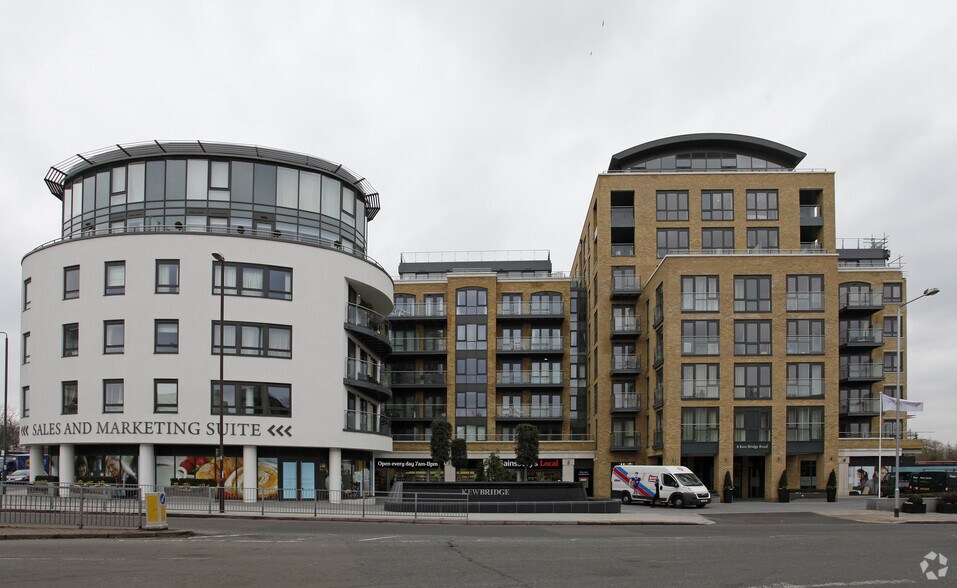 Kew Bridge Rd, Brentford à vendre - Photo de l’immeuble – Image 3 sur 36