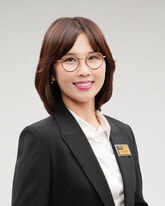 June Ji Jung Lee