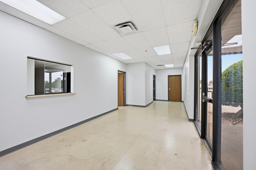 3701 S Thomas Rd, Oklahoma City, OK à louer - Photo de l’immeuble – Image 3 sur 19