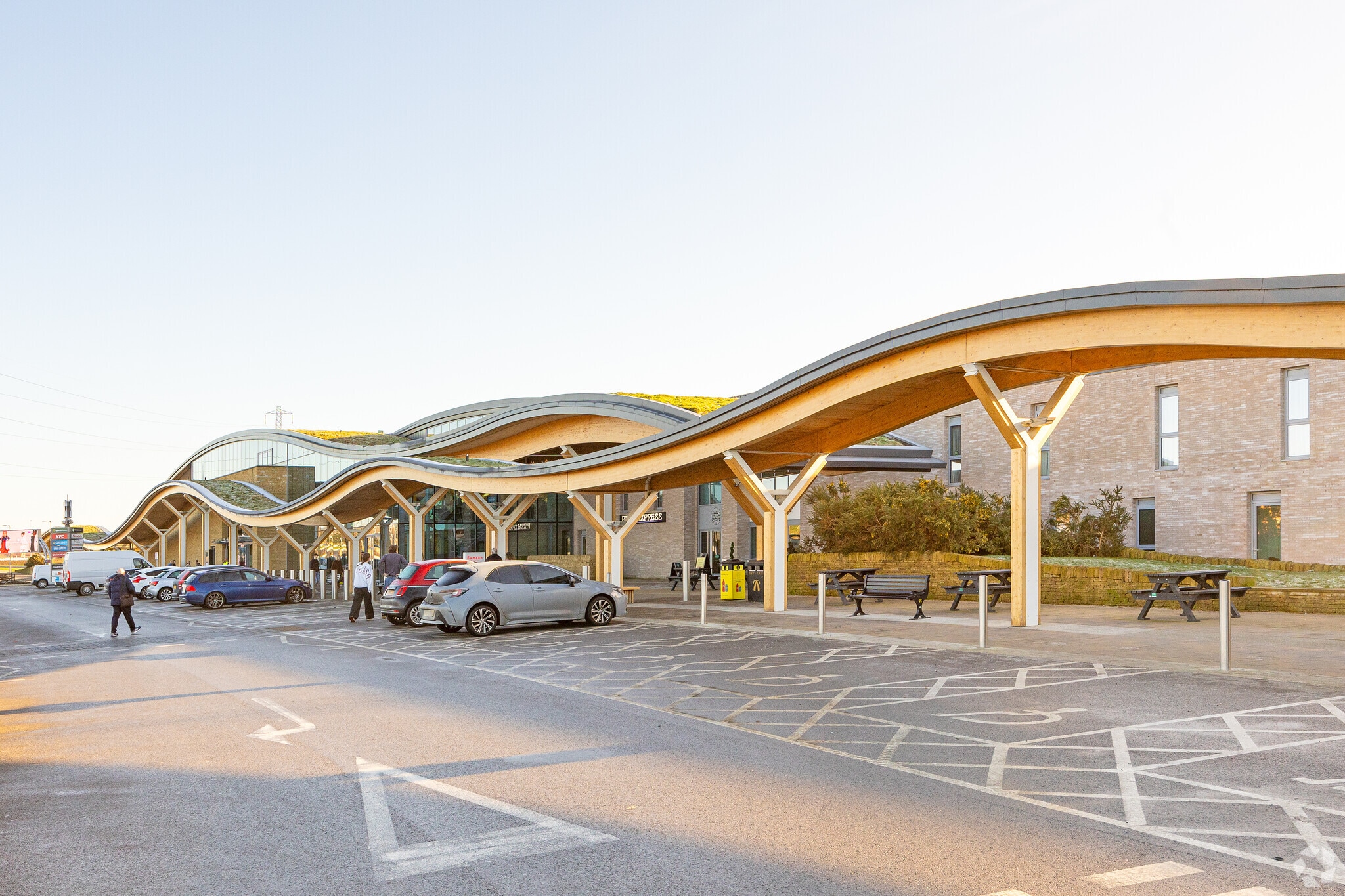 Lakeside Way, Leeds à louer Photo principale– Image 1 sur 4