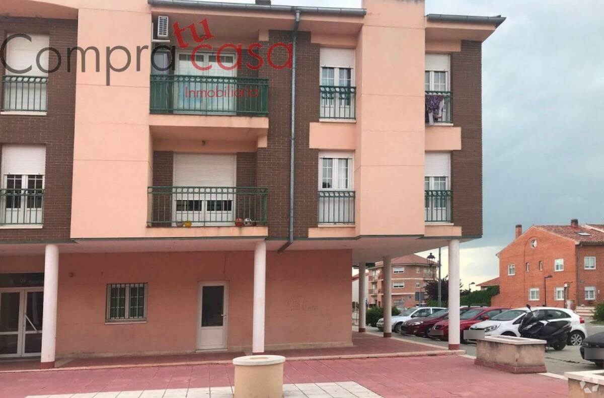 Immeuble residentiel dans San Cristóbal de Segovia, Segovia à vendre Photo intérieure– Image 1 sur 2