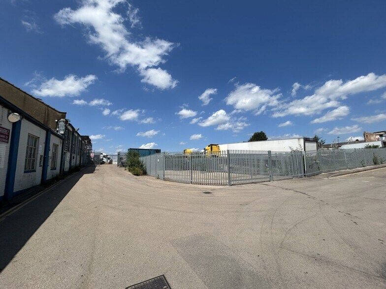 Leagrave Rd, Luton à louer - Autre – Image 2 sur 3