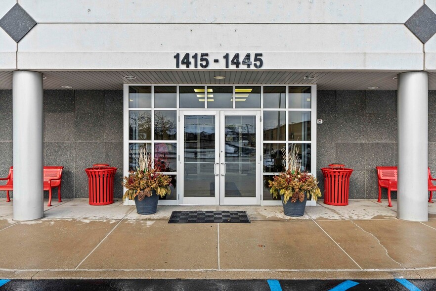 1415-1445 Eagle Ridge Dr, Schererville, IN à louer - Photo de l’immeuble – Image 2 sur 12