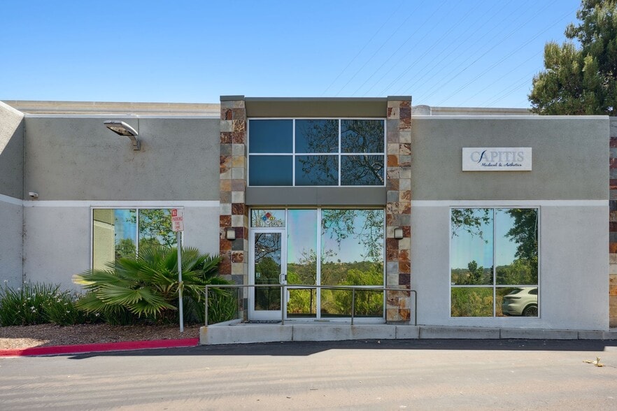 11189 Sorrento Valley Rd, San Diego, CA à vendre - Photo de l’immeuble – Image 1 sur 23