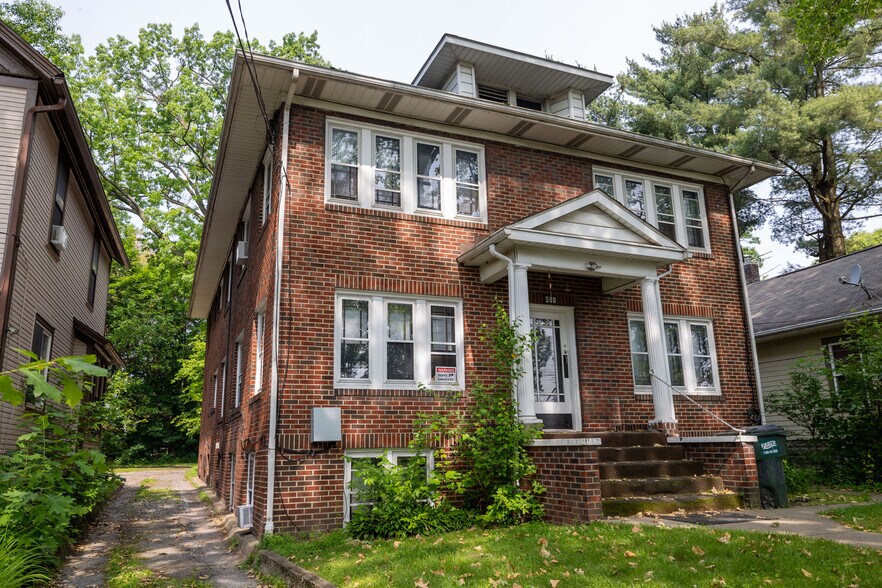 598 Blaine Ave, Akron, OH à vendre - Photo de l’immeuble – Image 2 sur 67