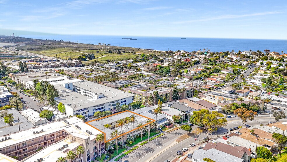 Playa Del Rey Portfolio portefeuille de 3 biens à vendre sur LoopNet.fr - Photo de l’immeuble – Image 2 sur 11