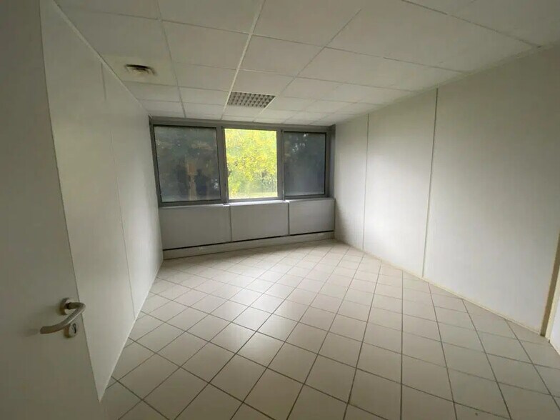 Bureau dans Bondues à louer - Photo de l’immeuble – Image 2 sur 8