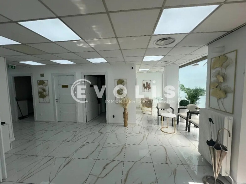 Local commercial dans Saint-Maur-des-Fossés à louer - Photo intérieure – Image 2 sur 9