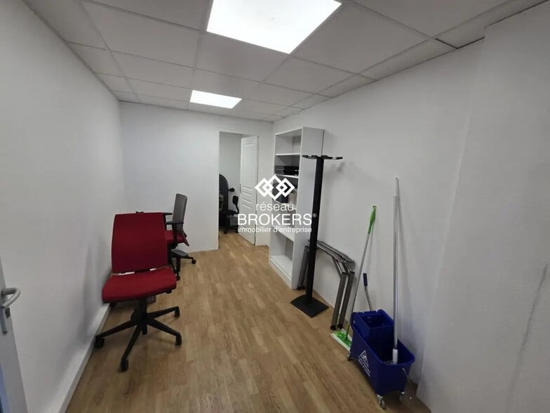 Bureau dans Villiers-le-Bel à vendre - Photo de l’immeuble – Image 2 sur 3